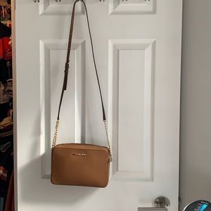 Michael Kors Jet Set crossbody